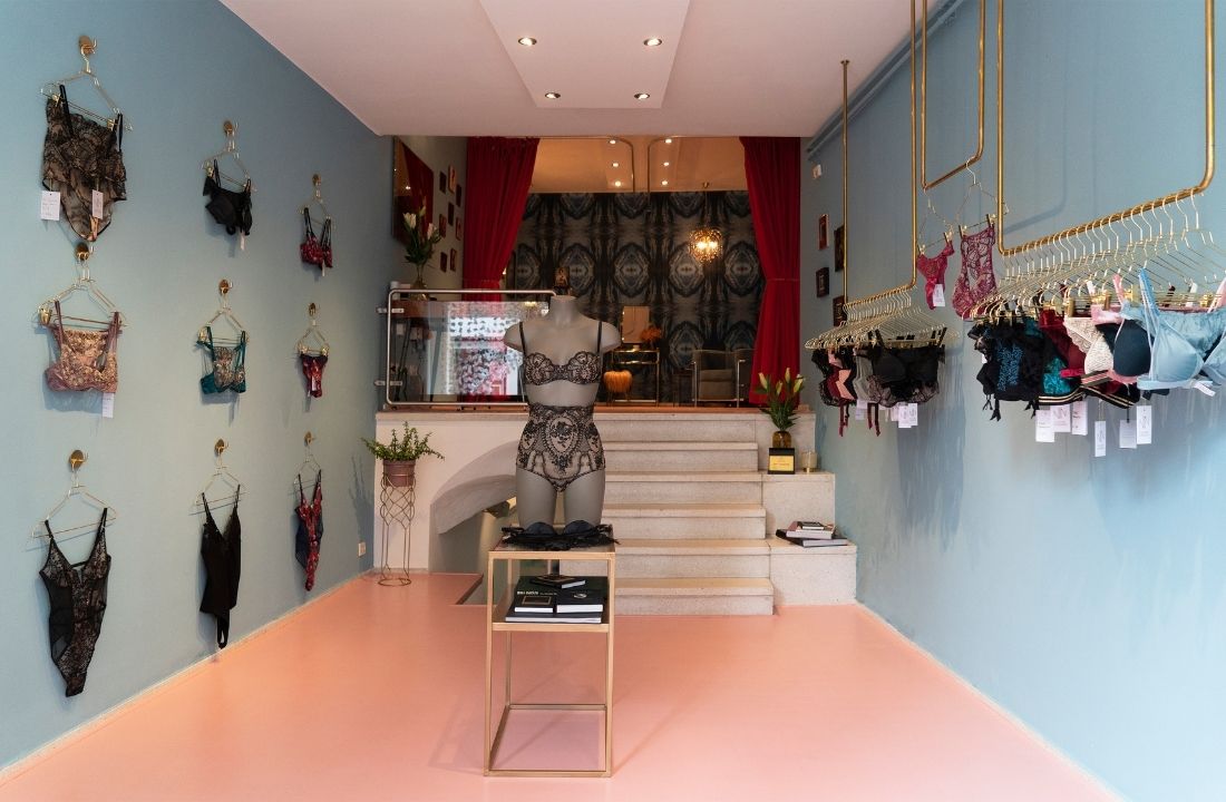 Boek een private fitting in de mooiste paskamer van NIN Luxury Lingerie