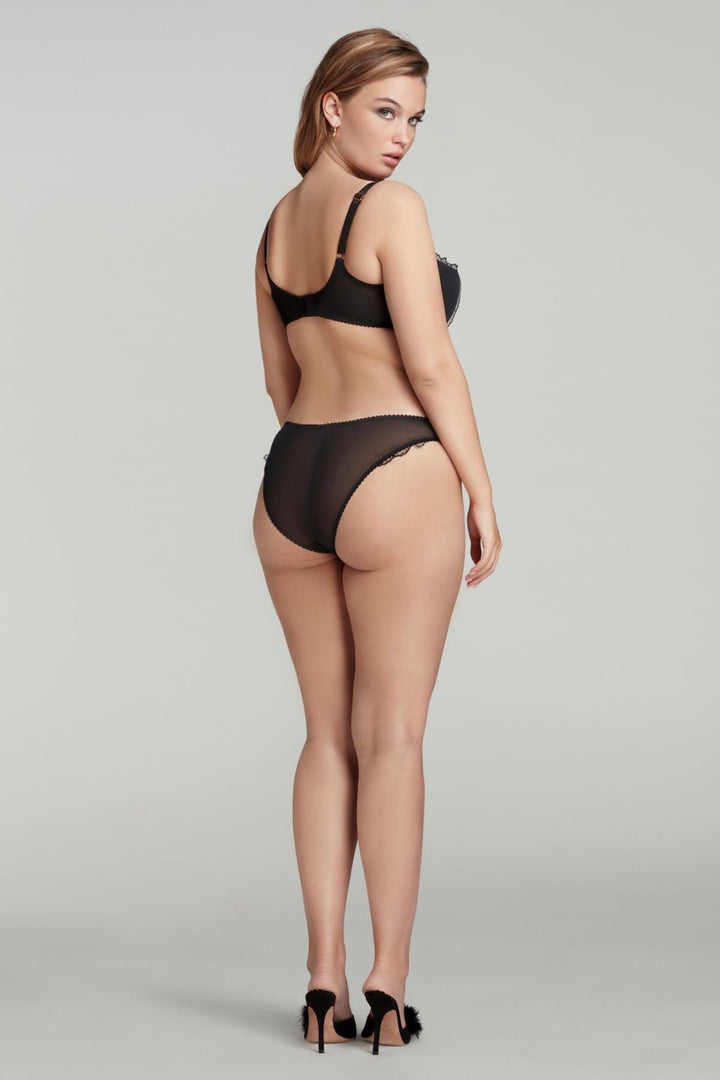 Agent Provocateur Sara brief